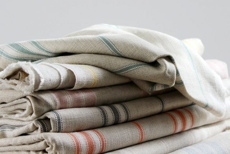 Latest Linen Upholstery Design & Ideas for Your Sofa